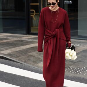 New all-wool loose-fitting dress for women, knitted, with a relaxed, stylish vibe. Suitable for fuller figures, long dress paired with a shawl.